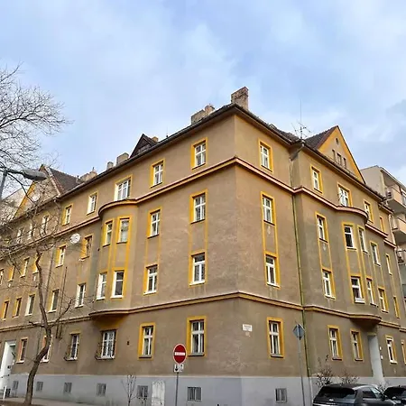 Cozy Apartment, Near Center